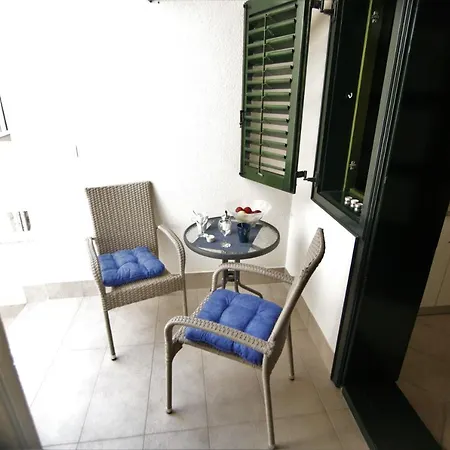 Apartment Ljubica Tisno